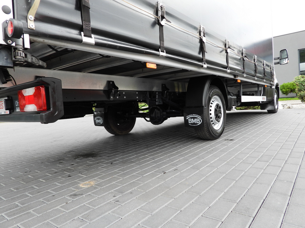 Lizing IVECO DAILY 35S18 TARPAULIN 10 PALLETS WEBASTO CRUISE CONTROL NAVIGATION LED LIGHTS AIR CONDITIONING  180HP IVECO DAILY 35S18 TARPAULIN 10 PALLETS WEBASTO CRUISE CONTROL NAVIGATION LED LIGHTS AIR CONDITIONING  180HP: slika 15