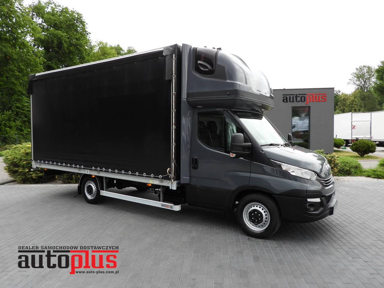 IVECO DAILY 35S18 TARPAULIN 10 PALLETS WEBASTO CRUISE CONTROL PNEUMATICS AUTOMATIC TRANSMISSION HI-MATIC AIR CONDITIONING 180HP - Dostavno vozilo sa ceradom: slika 1 IVECO DAILY 35S18 TARPAULIN 10 PALLETS WEBASTO CRUISE CONTROL PNEUMATICS AUTOMATIC TRANSMISSION HI-MATIC AIR CONDITIONING 180HP - Dostavno vozilo sa ceradom: slika 1