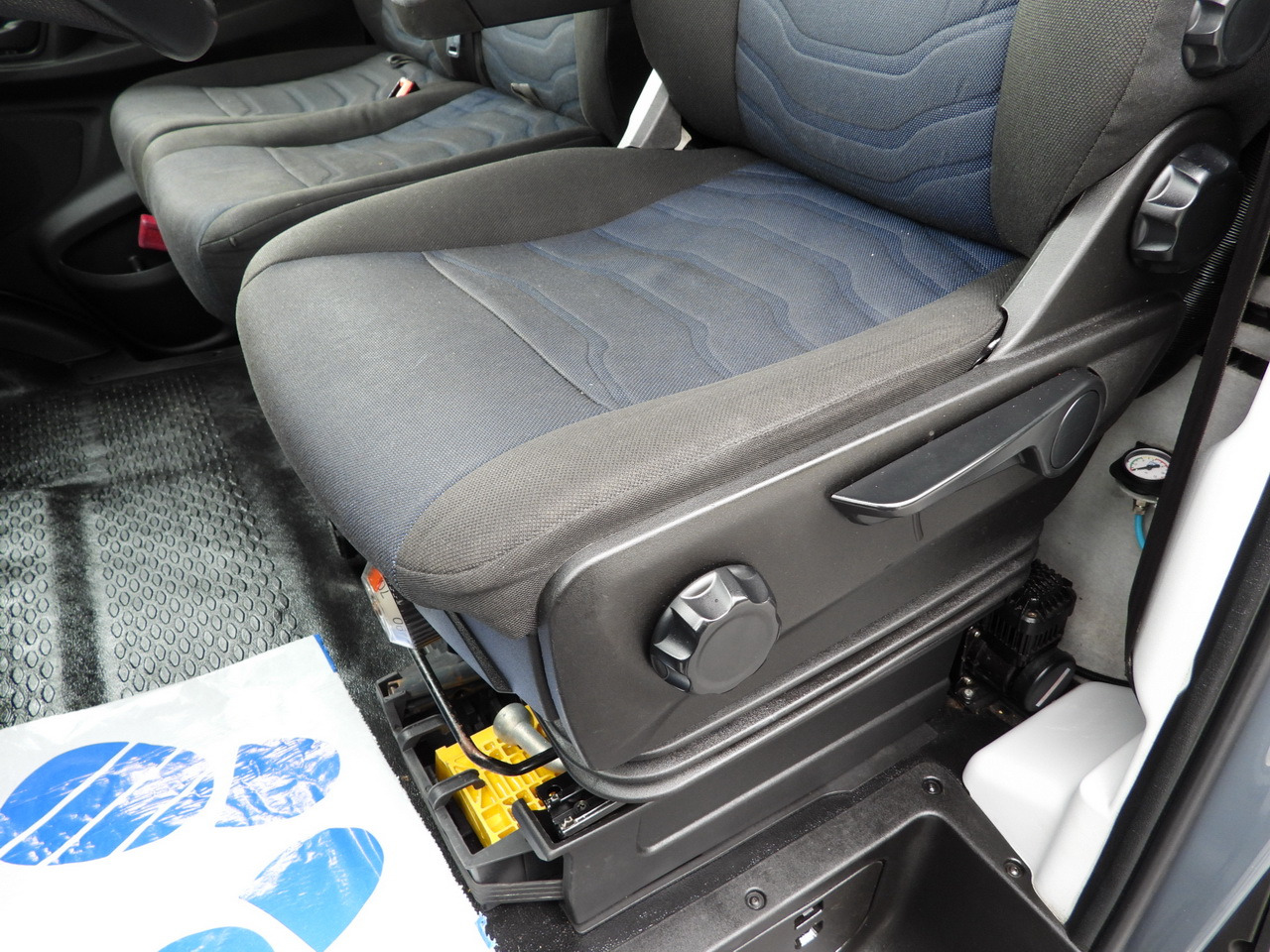 Dostavno vozilo sa ceradom IVECO DAILY 35S18 TARPAULIN 10 PALLETS WEBASTO CRUISE CONTROL PNEUMATICS AUTOMATIC TRANSMISSION HI-MATIC AIR CONDITIONING  180HP: slika 28