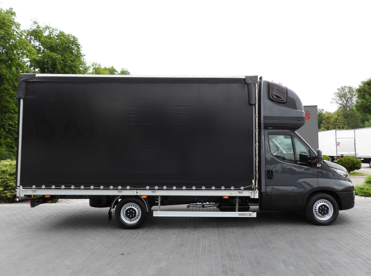 Dostavno vozilo sa ceradom IVECO DAILY 35S18 TARPAULIN 10 PALLETS WEBASTO CRUISE CONTROL PNEUMATICS AUTOMATIC TRANSMISSION HI-MATIC AIR CONDITIONING  180HP: slika 7