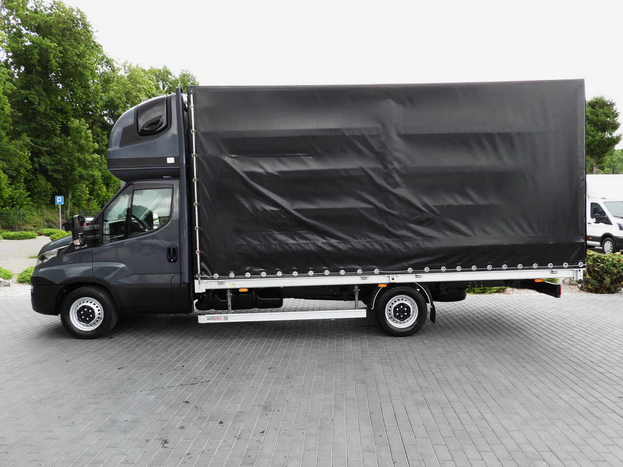 Dostavno vozilo sa ceradom IVECO DAILY 35S18 TARPAULIN 10 PALLETS WEBASTO CRUISE CONTROL PNEUMATICS AUTOMATIC TRANSMISSION HI-MATIC AIR CONDITIONING  180HP: slika 9
