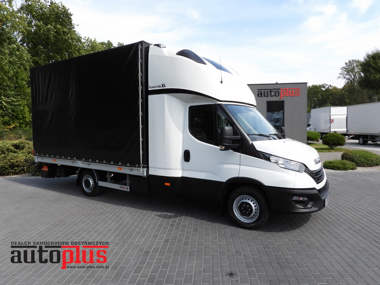 IVECO DAILY 35S18 TARPAULIN LIFT 8 PALLETS CRUISE CONTROL AIR CONDITIONING 180HP - Dostavno vozilo sa ceradom: slika 1 IVECO DAILY 35S18 TARPAULIN LIFT 8 PALLETS CRUISE CONTROL AIR CONDITIONING 180HP - Dostavno vozilo sa ceradom: slika 1