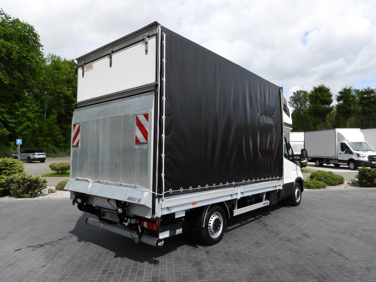 IVECO DAILY 35S18 TARPAULIN LIFT 8 PALLETS WEBASTO CRUISE CONTROL AIR CONDITIONING 180HP - Dostavno vozilo sa ceradom: slika 3 IVECO DAILY 35S18 TARPAULIN LIFT 8 PALLETS WEBASTO CRUISE CONTROL AIR CONDITIONING 180HP - Dostavno vozilo sa ceradom: slika 3