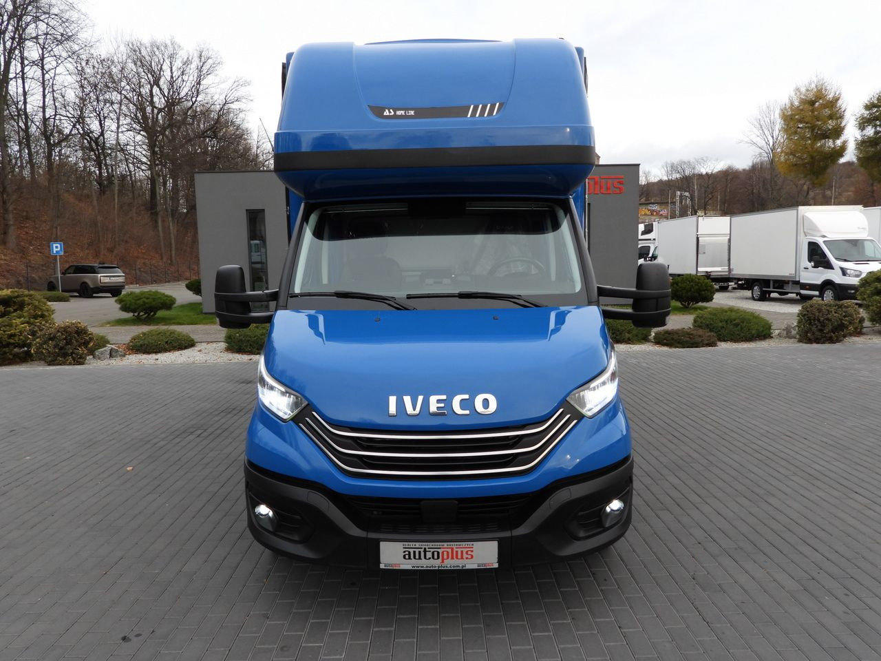 IVECO DAILY 35S21 TARPAULIN 10 PALLETS WEBASTO CRUISE CONTROL NAVIGATION LED LIGHTS AUTOMATIC TRANSMISSION HI-MATIC AIR CONDITIONING 210HP - Dostavno vozilo sa ceradom: slika 5 IVECO DAILY 35S21 TARPAULIN 10 PALLETS WEBASTO CRUISE CONTROL NAVIGATION LED LIGHTS AUTOMATIC TRANSMISSION HI-MATIC AIR CONDITIONING 210HP - Dostavno vozilo sa ceradom: slika 5