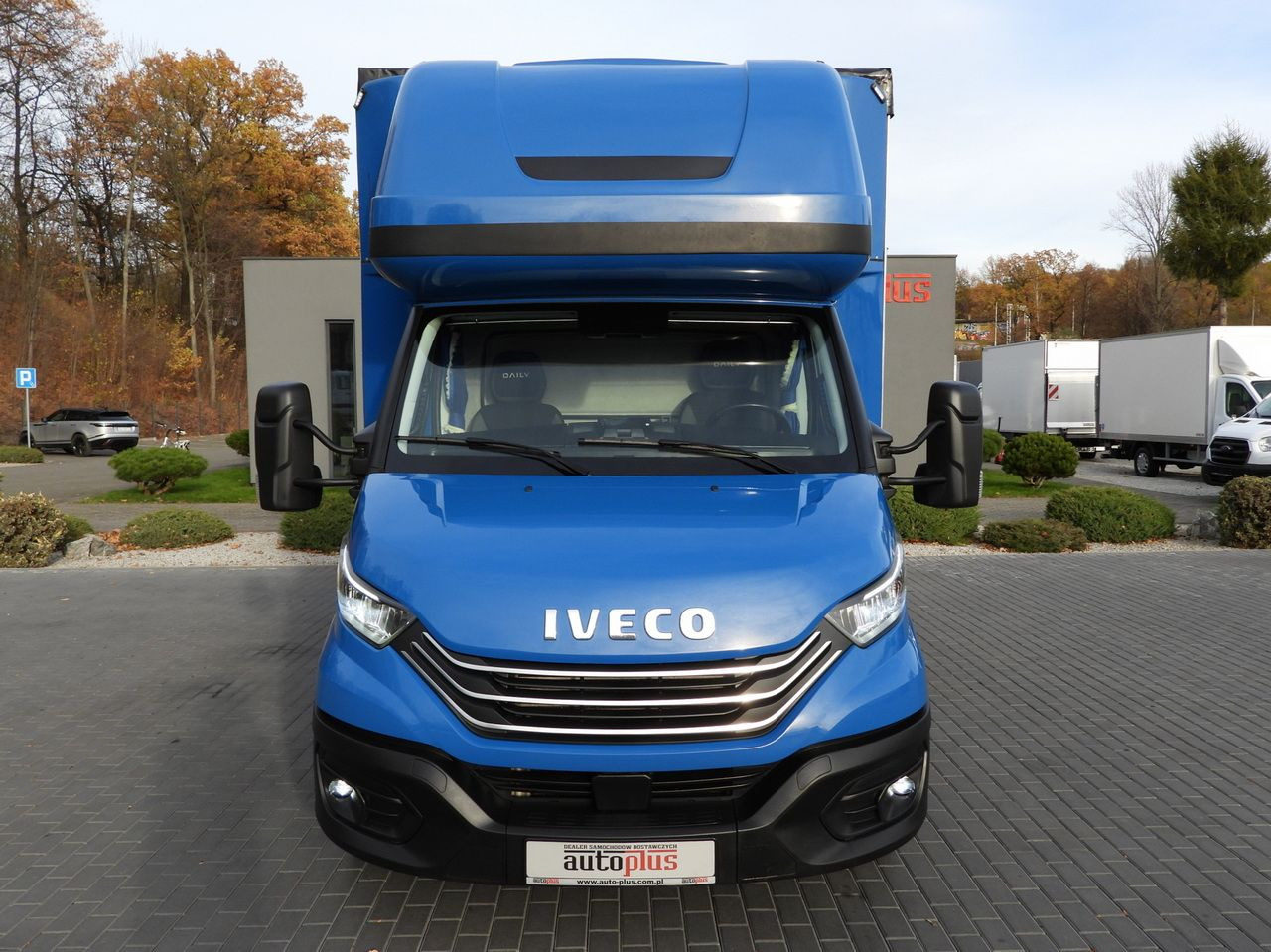 IVECO DAILY 35S21 TARPAULIN 10 PALLETS WEBASTO CRUISE CONTROL NAVIGATION LED LIGHTS AUTOMATIC TRANSMISSION HI-MATIC AIR CONDITIONING 210HP - Dostavno vozilo sa ceradom: slika 5 IVECO DAILY 35S21 TARPAULIN 10 PALLETS WEBASTO CRUISE CONTROL NAVIGATION LED LIGHTS AUTOMATIC TRANSMISSION HI-MATIC AIR CONDITIONING 210HP - Dostavno vozilo sa ceradom: slika 5
