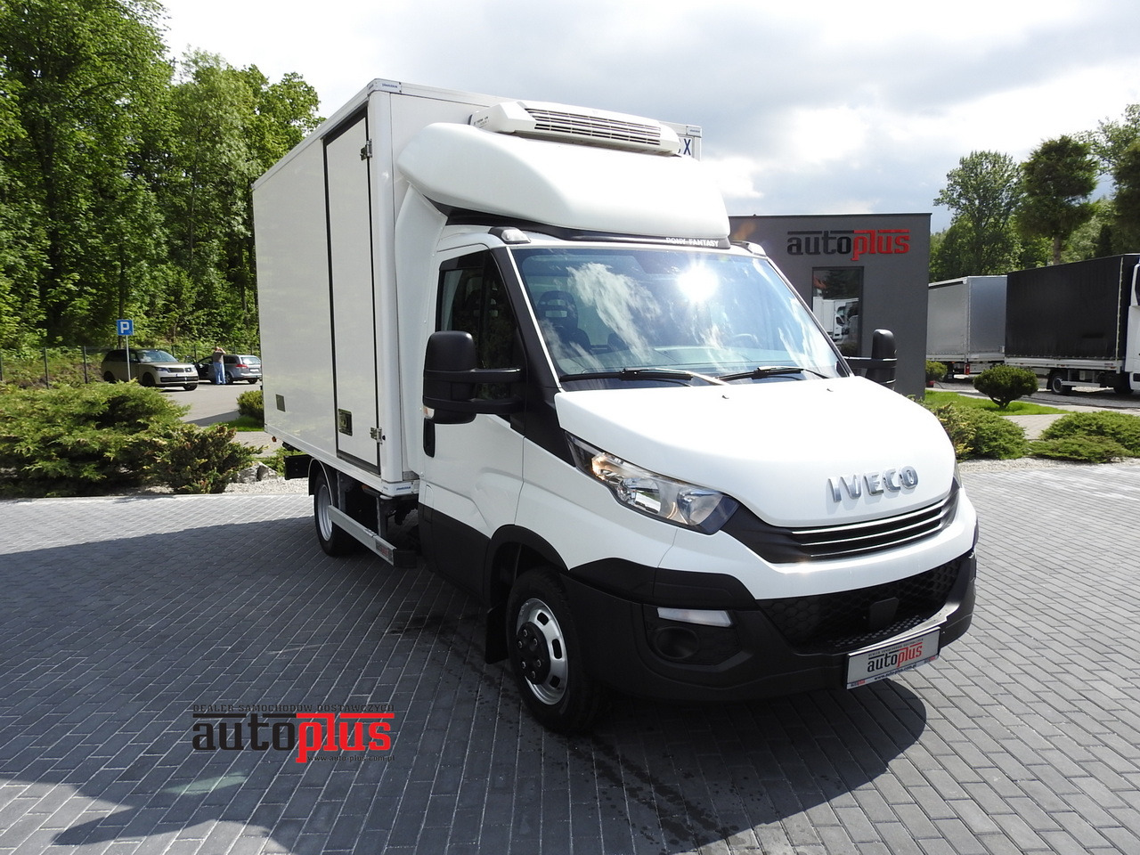 IVECO DAILY 50C15 REGRIGERATOR BOX -5*C POWER SUPPLY 230V AIR CONDITIONING TWIN WHEELS 150HP - Dostavno vozilo hladnjača: slika 1 IVECO DAILY 50C15 REGRIGERATOR BOX -5*C POWER SUPPLY 230V AIR CONDITIONING TWIN WHEELS 150HP - Dostavno vozilo hladnjača: slika 1