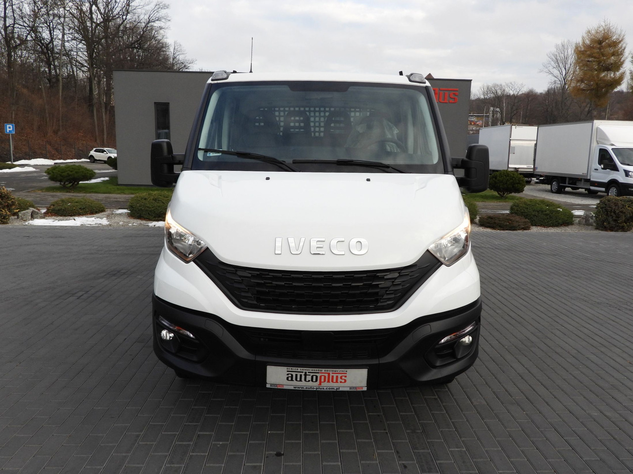 IVECO DAILY 50C16 THREE-WAY TIPPER DOUBLE CABIN DOKA 6 SEATS CRUISE CONTROL PNEUMATICS TWIN WHEELS AIR CONDITIONING 160HP - Dostavno vozilo kiper: slika 5 IVECO DAILY 50C16 THREE-WAY TIPPER DOUBLE CABIN DOKA 6 SEATS CRUISE CONTROL PNEUMATICS TWIN WHEELS AIR CONDITIONING 160HP - Dostavno vozilo kiper: slika 5