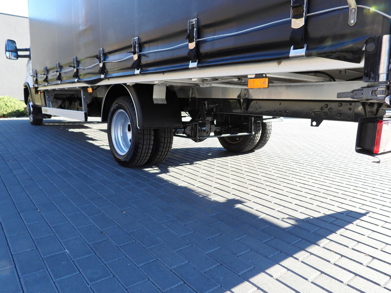 Lizing IVECO DAILY 50C17 TARPAULIN 10 PALLETS CRUISE CONTROL TWIN WHEELS AIR CONDITIONING  180HP IVECO DAILY 50C17 TARPAULIN 10 PALLETS CRUISE CONTROL TWIN WHEELS AIR CONDITIONING  180HP: slika 16