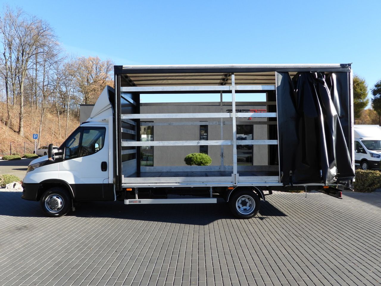 Lizing IVECO DAILY 50C17 TARPAULIN 10 PALLETS CRUISE CONTROL TWIN WHEELS AIR CONDITIONING  180HP IVECO DAILY 50C17 TARPAULIN 10 PALLETS CRUISE CONTROL TWIN WHEELS AIR CONDITIONING  180HP: slika 8