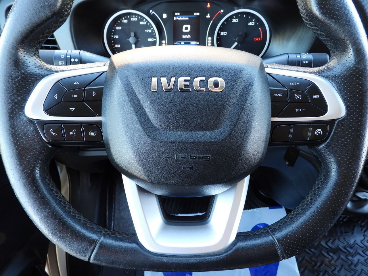 Lizing IVECO DAILY 50C17 TARPAULIN 10 PALLETS CRUISE CONTROL TWIN WHEELS AIR CONDITIONING  180HP IVECO DAILY 50C17 TARPAULIN 10 PALLETS CRUISE CONTROL TWIN WHEELS AIR CONDITIONING  180HP: slika 31