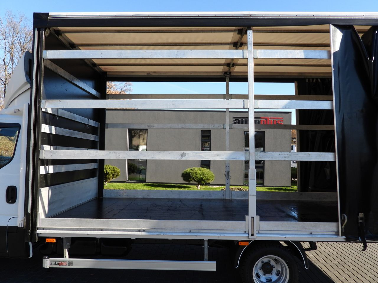 Lizing IVECO DAILY 50C17 TARPAULIN 10 PALLETS CRUISE CONTROL TWIN WHEELS AIR CONDITIONING  180HP IVECO DAILY 50C17 TARPAULIN 10 PALLETS CRUISE CONTROL TWIN WHEELS AIR CONDITIONING  180HP: slika 24