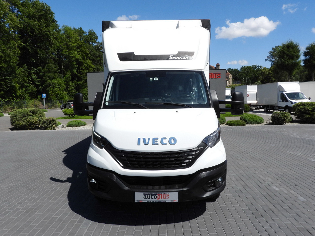 IVECO DAILY 70C18 TARPAULIN LIFT 14 PALLETS WEBASTO CRUISE CONTROL LED LIGHTS TWIN WHEELS AIR CONDITIONING 180HP - Dostavno vozilo sa ceradom: slika 5 IVECO DAILY 70C18 TARPAULIN LIFT 14 PALLETS WEBASTO CRUISE CONTROL LED LIGHTS TWIN WHEELS AIR CONDITIONING 180HP - Dostavno vozilo sa ceradom: slika 5