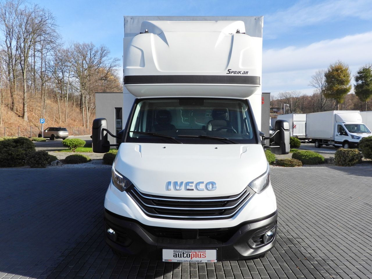 IVECO DAILY 70C18 TARPAULIN LIFT 16 PALLETS WEBASTO CRUISE CONTROL NAVIGATION LED LIGHTS PNEUMATICS AUTOMATIC TRANSMISSION HI-MATIC TWIN WHEELS AIR CONDITIONING 180HP - Kamion sa ceradom: slika 5 IVECO DAILY 70C18 TARPAULIN LIFT 16 PALLETS WEBASTO CRUISE CONTROL NAVIGATION LED LIGHTS PNEUMATICS AUTOMATIC TRANSMISSION HI-MATIC TWIN WHEELS AIR CONDITIONING 180HP - Kamion sa ceradom: slika 5