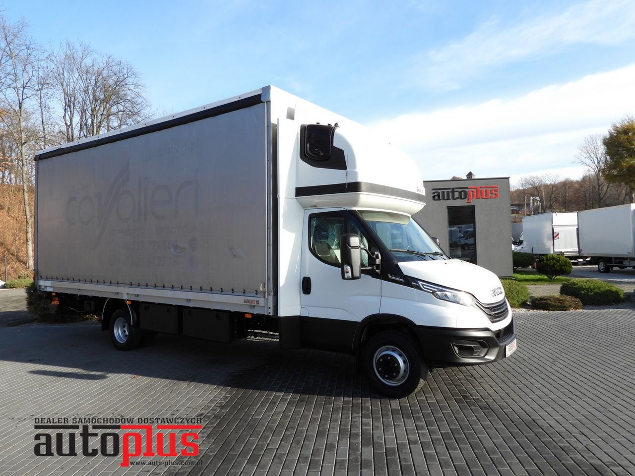 IVECO DAILY 70C18 TARPAULIN LIFT 16 PALLETS WEBASTO CRUISE CONTROL NAVIGATION LED LIGHTS PNEUMATICS AUTOMATIC TRANSMISSION HI-MATIC TWIN WHEELS AIR CONDITIONING 180HP - Dostavno vozilo sa ceradom: slika 1 IVECO DAILY 70C18 TARPAULIN LIFT 16 PALLETS WEBASTO CRUISE CONTROL NAVIGATION LED LIGHTS PNEUMATICS AUTOMATIC TRANSMISSION HI-MATIC TWIN WHEELS AIR CONDITIONING 180HP - Dostavno vozilo sa ceradom: slika 1