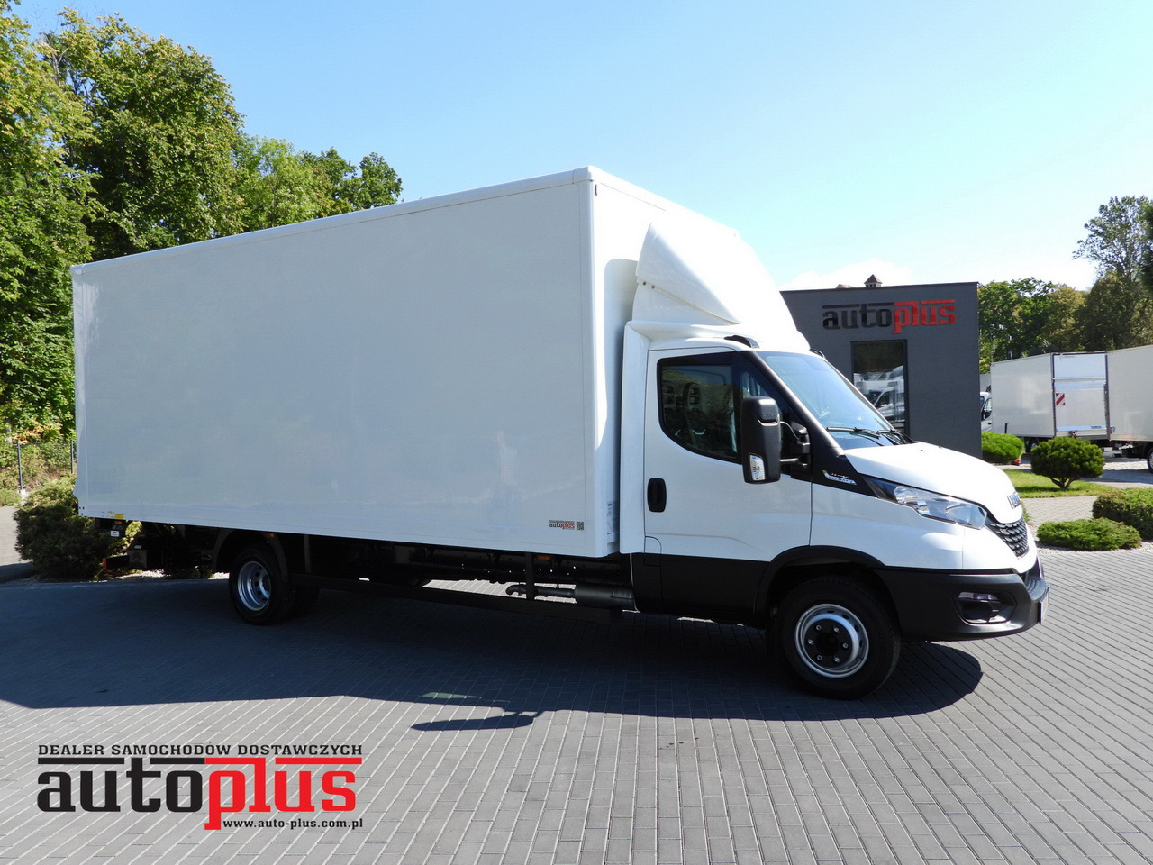 IVECO DAILY 72C18 LIFT 14 PALLETS CRUISE CONTROL PNEUMATICS AUTOMATIC TRANSMISSION HI-MATIC TWIN WHEELS AIR CONDITIONING 180HP - Dostavno vozilo sa zatvorenim sandukom: slika 1 IVECO DAILY 72C18 LIFT 14 PALLETS CRUISE CONTROL PNEUMATICS AUTOMATIC TRANSMISSION HI-MATIC TWIN WHEELS AIR CONDITIONING 180HP - Dostavno vozilo sa zatvorenim sandukom: slika 1