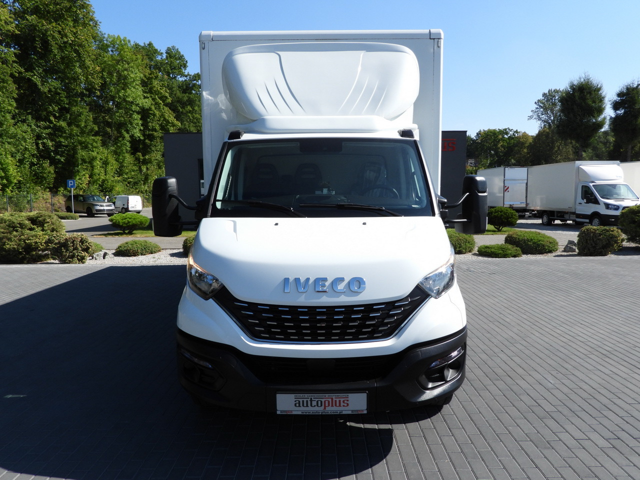 IVECO DAILY 72C18 LIFT 14 PALLETS CRUISE CONTROL PNEUMATICS AUTOMATIC TRANSMISSION HI-MATIC TWIN WHEELS AIR CONDITIONING 180HP - Kamion sa zatvorenim sandukom: slika 5 IVECO DAILY 72C18 LIFT 14 PALLETS CRUISE CONTROL PNEUMATICS AUTOMATIC TRANSMISSION HI-MATIC TWIN WHEELS AIR CONDITIONING 180HP - Kamion sa zatvorenim sandukom: slika 5