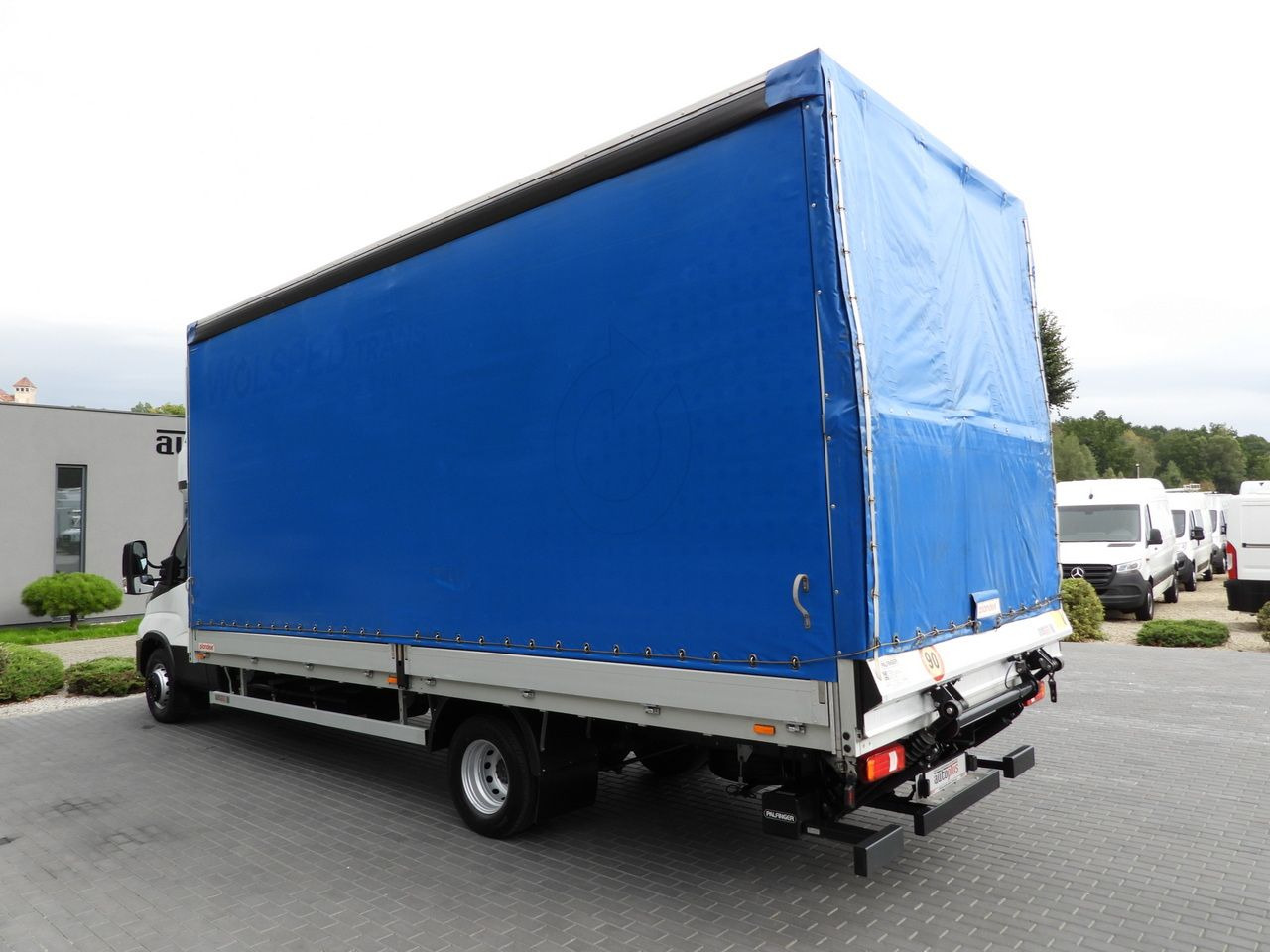 Kamion sa ceradom IVECO DAILY 72C18 TARPAULIN LIFT 14 PALLETS WEBASTO CRUISE CONTROL LED LIGHTS TWIN WHEELS AIR CONDITIONING  180HP: slika 10