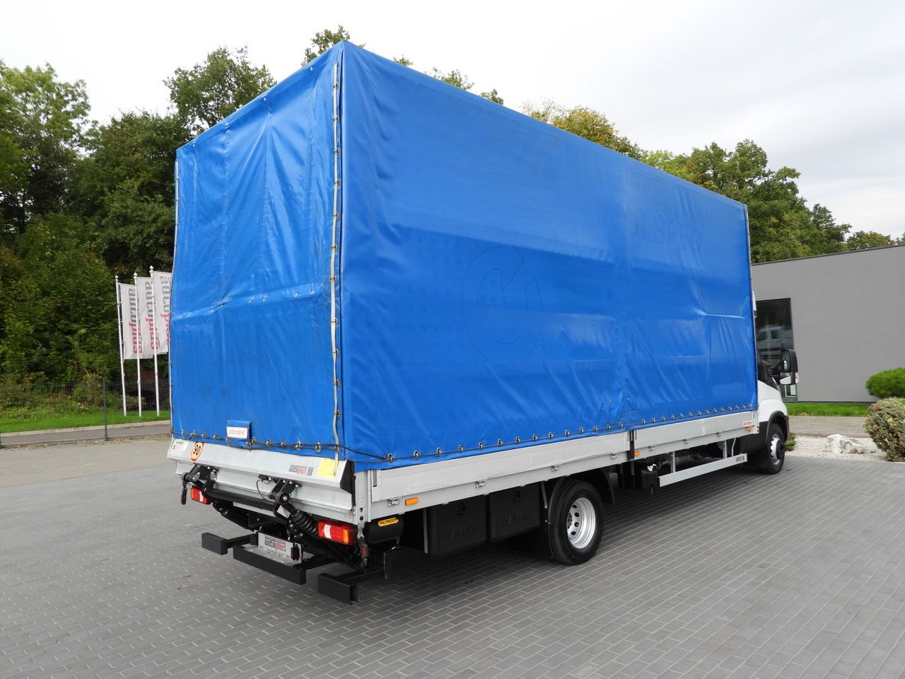 Kamion sa ceradom IVECO DAILY 72C18 TARPAULIN LIFT 14 PALLETS WEBASTO CRUISE CONTROL LED LIGHTS TWIN WHEELS AIR CONDITIONING  180HP: slika 14