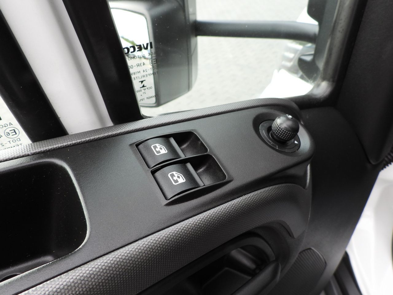 Kamion sa ceradom IVECO DAILY 72C18 TARPAULIN LIFT 14 PALLETS WEBASTO CRUISE CONTROL LED LIGHTS TWIN WHEELS AIR CONDITIONING  180HP: slika 35