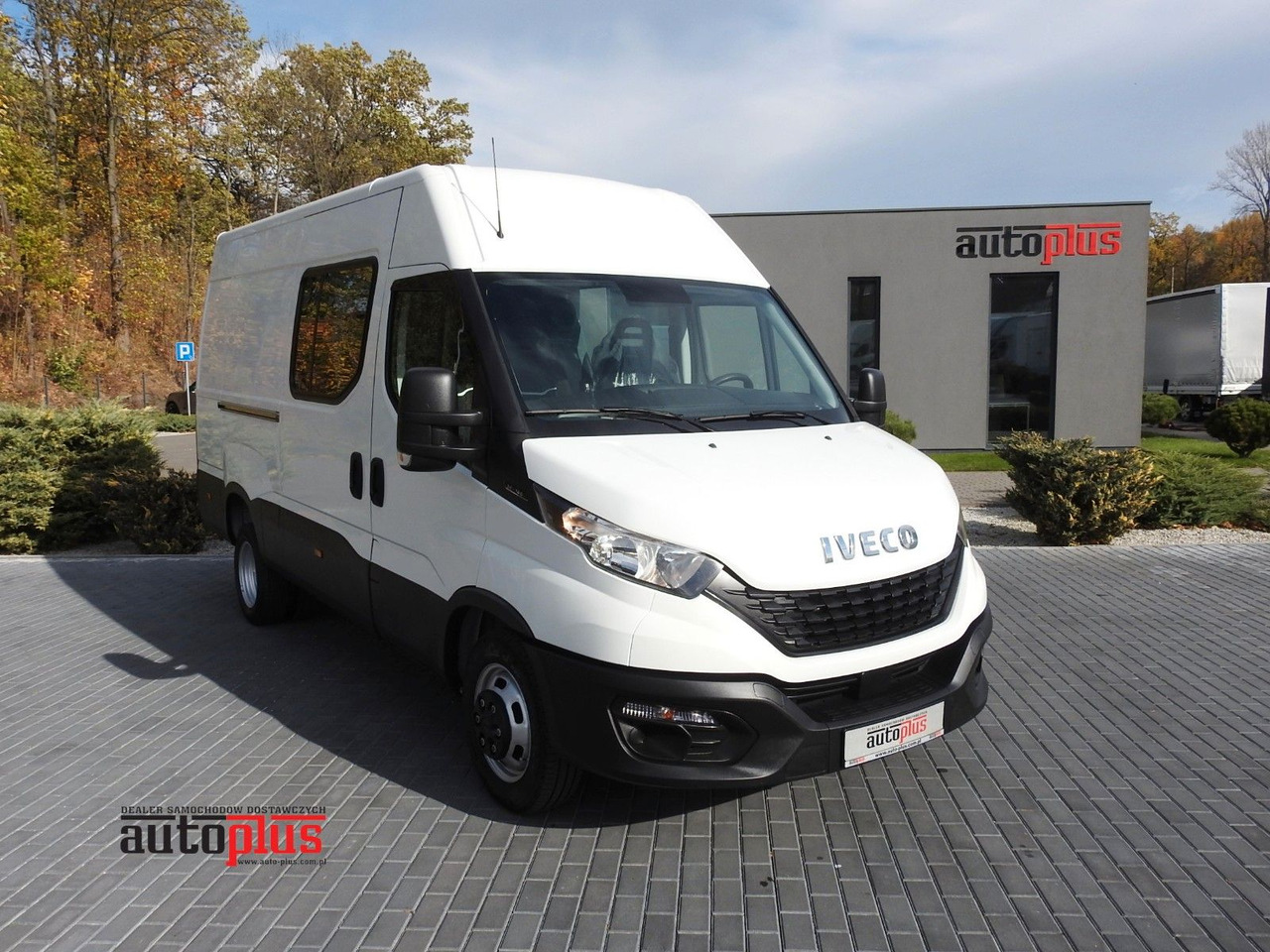 Iveco DAILY 35C14 KASTENWAGEN DOPPELKABINE 7 SITZE - Furgon, Dostavno vozilo sa duplom kabinom: slika 1 Iveco DAILY 35C14 KASTENWAGEN DOPPELKABINE 7 SITZE - Furgon, Dostavno vozilo sa duplom kabinom: slika 1