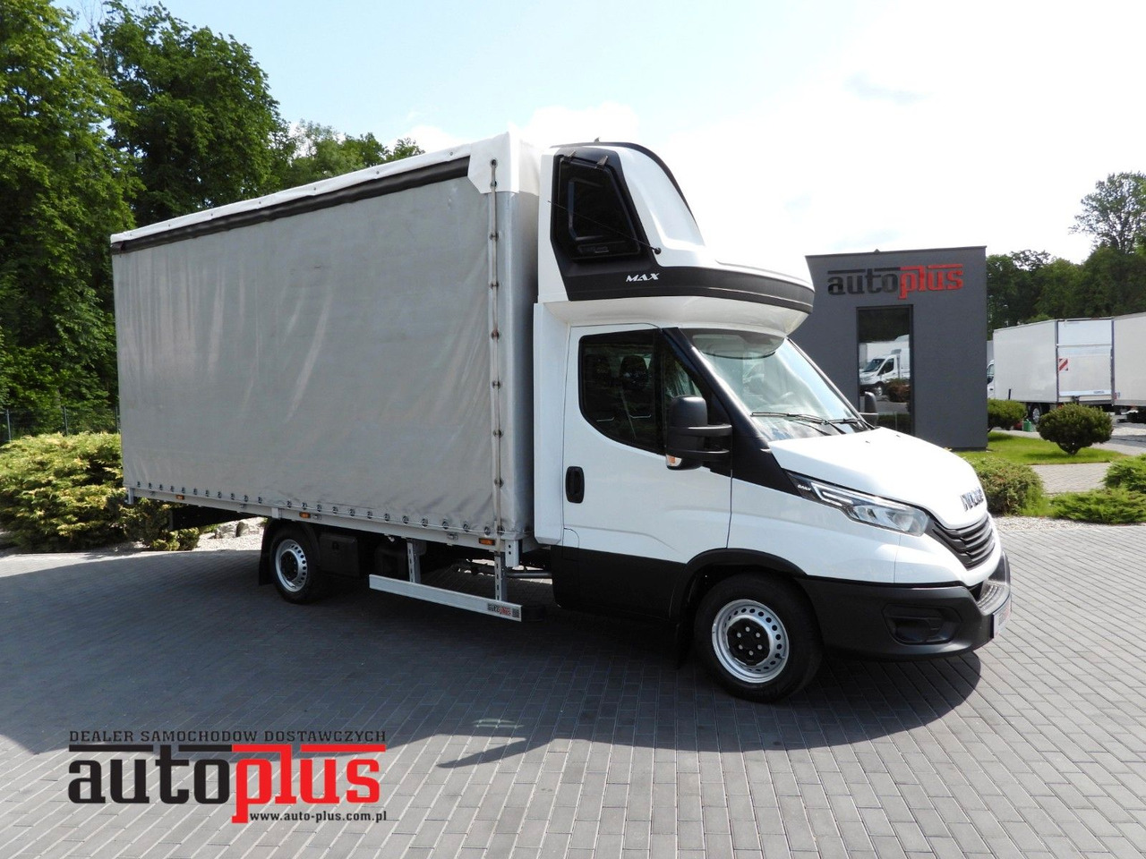 Iveco DAILY 35S18 PRITSCHE PLANE 10 PALETTEN TEMPOMAT - Dostavno vozilo sa ceradom: slika 1 Iveco DAILY 35S18 PRITSCHE PLANE 10 PALETTEN TEMPOMAT - Dostavno vozilo sa ceradom: slika 1