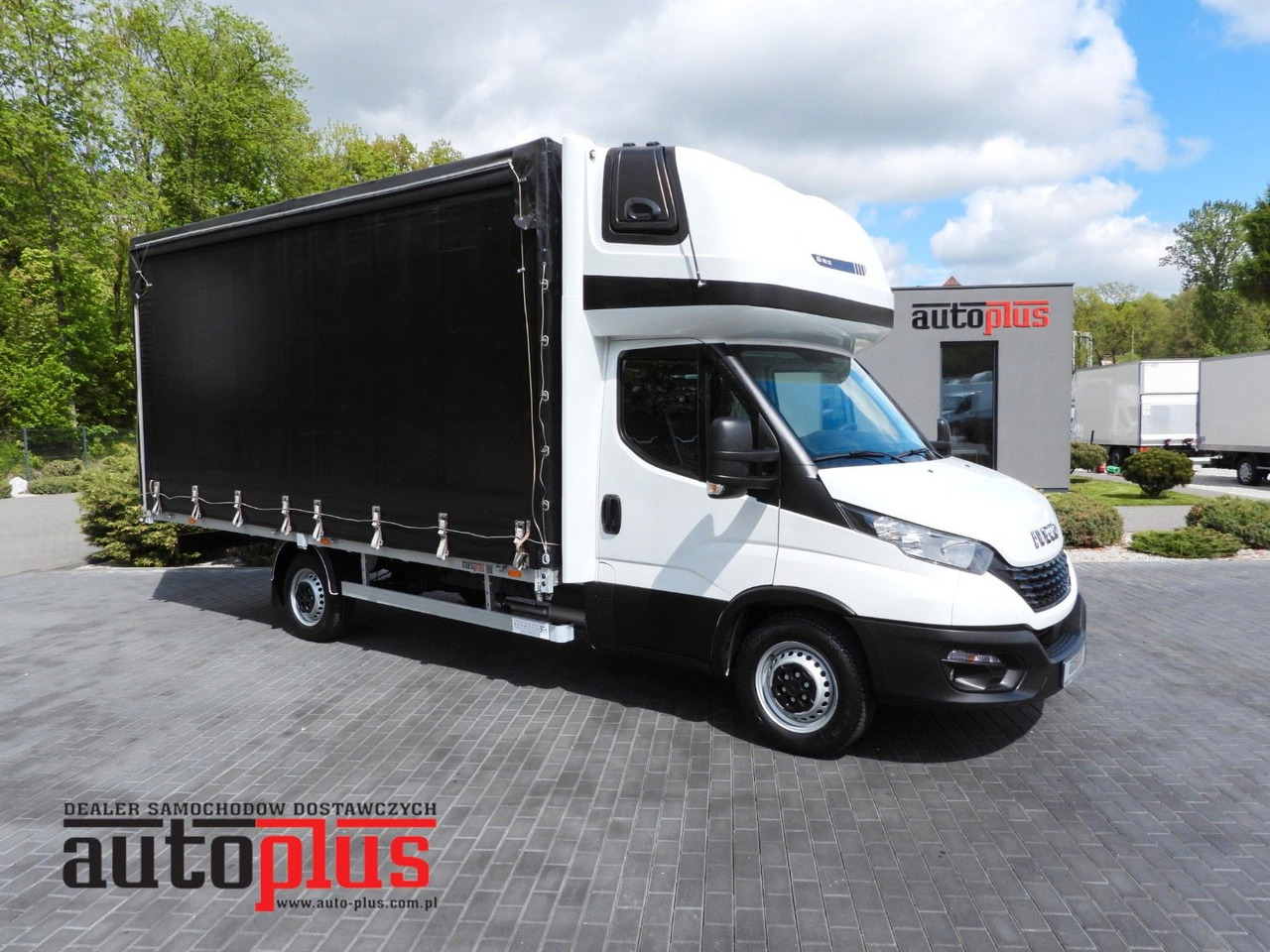 Iveco DAILY 35S18 PRITSCHE PLANE 10 PALETTEN WEBASTO - Dostavno vozilo sa ceradom: slika 1 Iveco DAILY 35S18 PRITSCHE PLANE 10 PALETTEN WEBASTO - Dostavno vozilo sa ceradom: slika 1