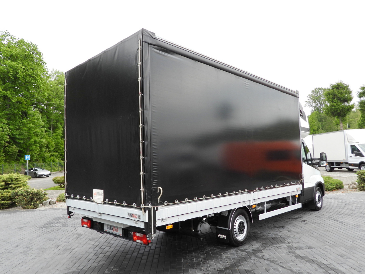 Iveco DAILY 35S18 PRITSCHE PLANE 10 PALETTEN WEBASTO - Dostavno vozilo sa ceradom: slika 3 Iveco DAILY 35S18 PRITSCHE PLANE 10 PALETTEN WEBASTO - Dostavno vozilo sa ceradom: slika 3