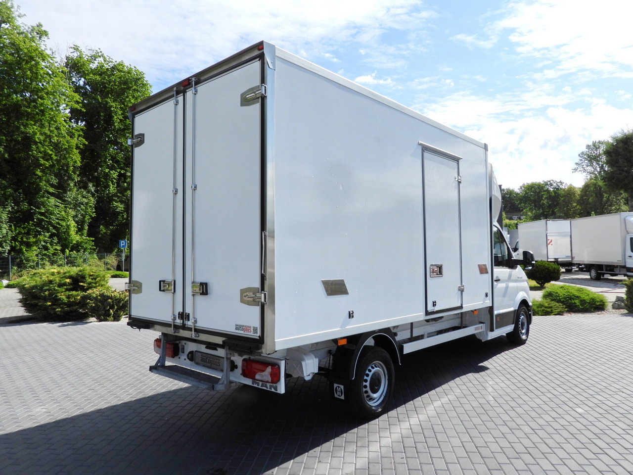 MAN TGE 3.140 REGRIGERATOR BOX -1*C 8 PALLETS HEATING FUNCTION CRUISE CONTROL PNEUMATICS AIR CONDITIONING 140HP - Dostavno vozilo hladnjača: slika 3 MAN TGE 3.140 REGRIGERATOR BOX -1*C 8 PALLETS HEATING FUNCTION CRUISE CONTROL PNEUMATICS AIR CONDITIONING 140HP - Dostavno vozilo hladnjača: slika 3