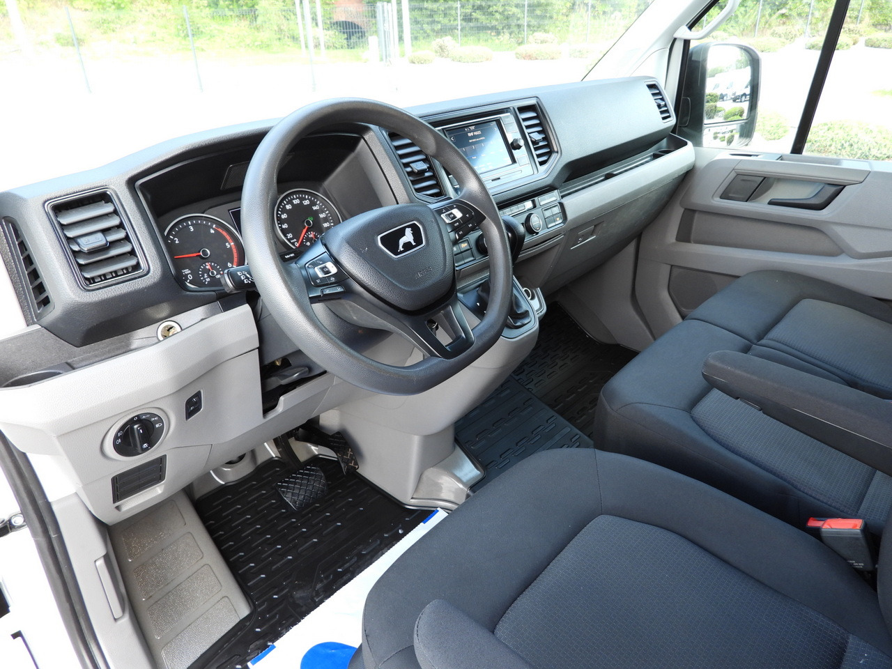 MAN TGE REFRIGERATOR VAN -5*C POWER SUPPLY 230V CRUISE CONTROL AUTOMATIC TRANSMISSION AIR CONDITIONING 180HP - Dostavno vozilo hladnjača: slika 2 MAN TGE REFRIGERATOR VAN -5*C POWER SUPPLY 230V CRUISE CONTROL AUTOMATIC TRANSMISSION AIR CONDITIONING 180HP - Dostavno vozilo hladnjača: slika 2