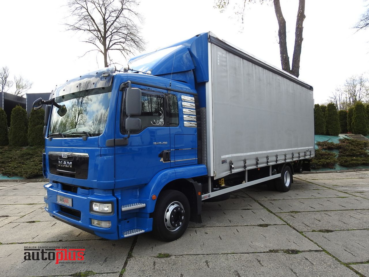MAN TGM 15.290 TARPAULIN LIFT 18 PALLETS CRUISE CONTROL TWIN WHEELS AIR CONDITIONING 290HP - Dostavno vozilo sa ceradom: slika 1 MAN TGM 15.290 TARPAULIN LIFT 18 PALLETS CRUISE CONTROL TWIN WHEELS AIR CONDITIONING 290HP - Dostavno vozilo sa ceradom: slika 1