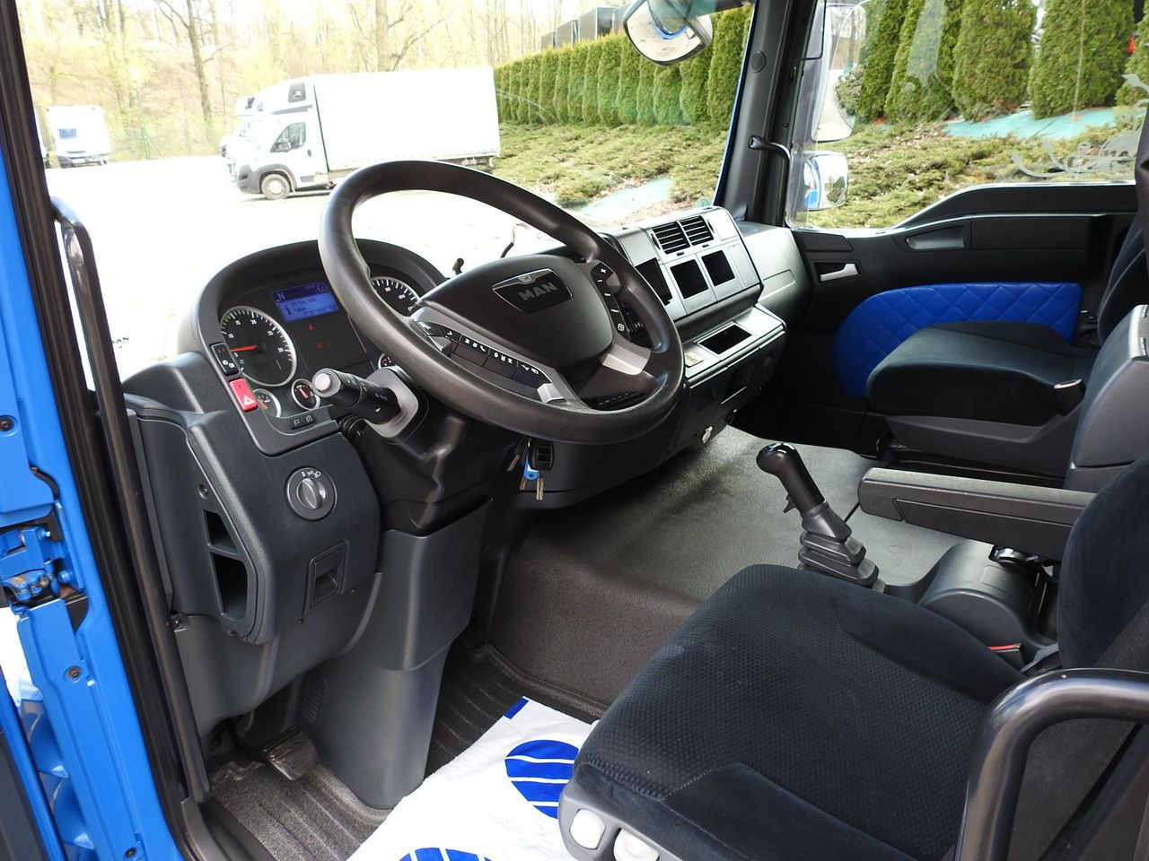 MAN TGM 15.290 TARPAULIN LIFT 18 PALLETS CRUISE CONTROL TWIN WHEELS AIR CONDITIONING 290HP - Dostavno vozilo sa ceradom: slika 2 MAN TGM 15.290 TARPAULIN LIFT 18 PALLETS CRUISE CONTROL TWIN WHEELS AIR CONDITIONING 290HP - Dostavno vozilo sa ceradom: slika 2