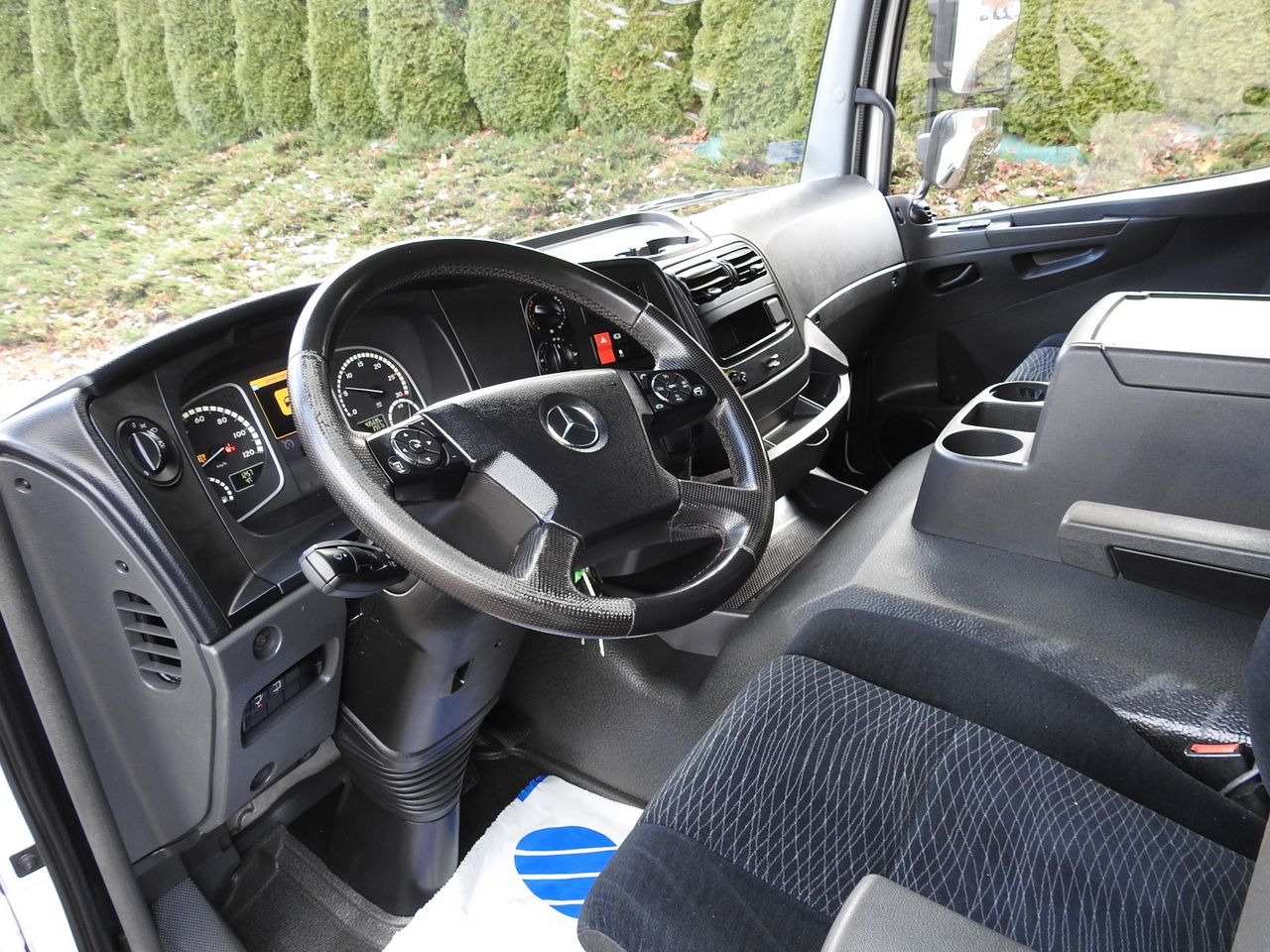 MERCEDES ATEGO 12.24 BOX LIFT 18 PALLETS CRUISE CONTROL AUTOMATIC TRANSMISSION TWIN WHEELS AIR CONDITIONING 240HP - Dostavno vozilo sa zatvorenim sandukom: slika 2 MERCEDES ATEGO 12.24 BOX LIFT 18 PALLETS CRUISE CONTROL AUTOMATIC TRANSMISSION TWIN WHEELS AIR CONDITIONING 240HP - Dostavno vozilo sa zatvorenim sandukom: slika 2