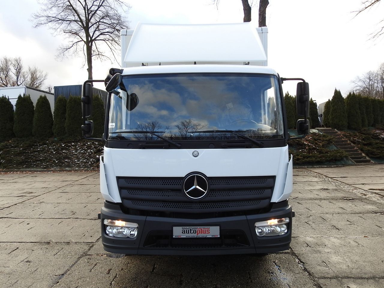 MERCEDES ATEGO 12.24 BOX LIFT 18 PALLETS CRUISE CONTROL AUTOMATIC TRANSMISSION TWIN WHEELS AIR CONDITIONING 240HP - Dostavno vozilo sa zatvorenim sandukom: slika 5 MERCEDES ATEGO 12.24 BOX LIFT 18 PALLETS CRUISE CONTROL AUTOMATIC TRANSMISSION TWIN WHEELS AIR CONDITIONING 240HP - Dostavno vozilo sa zatvorenim sandukom: slika 5