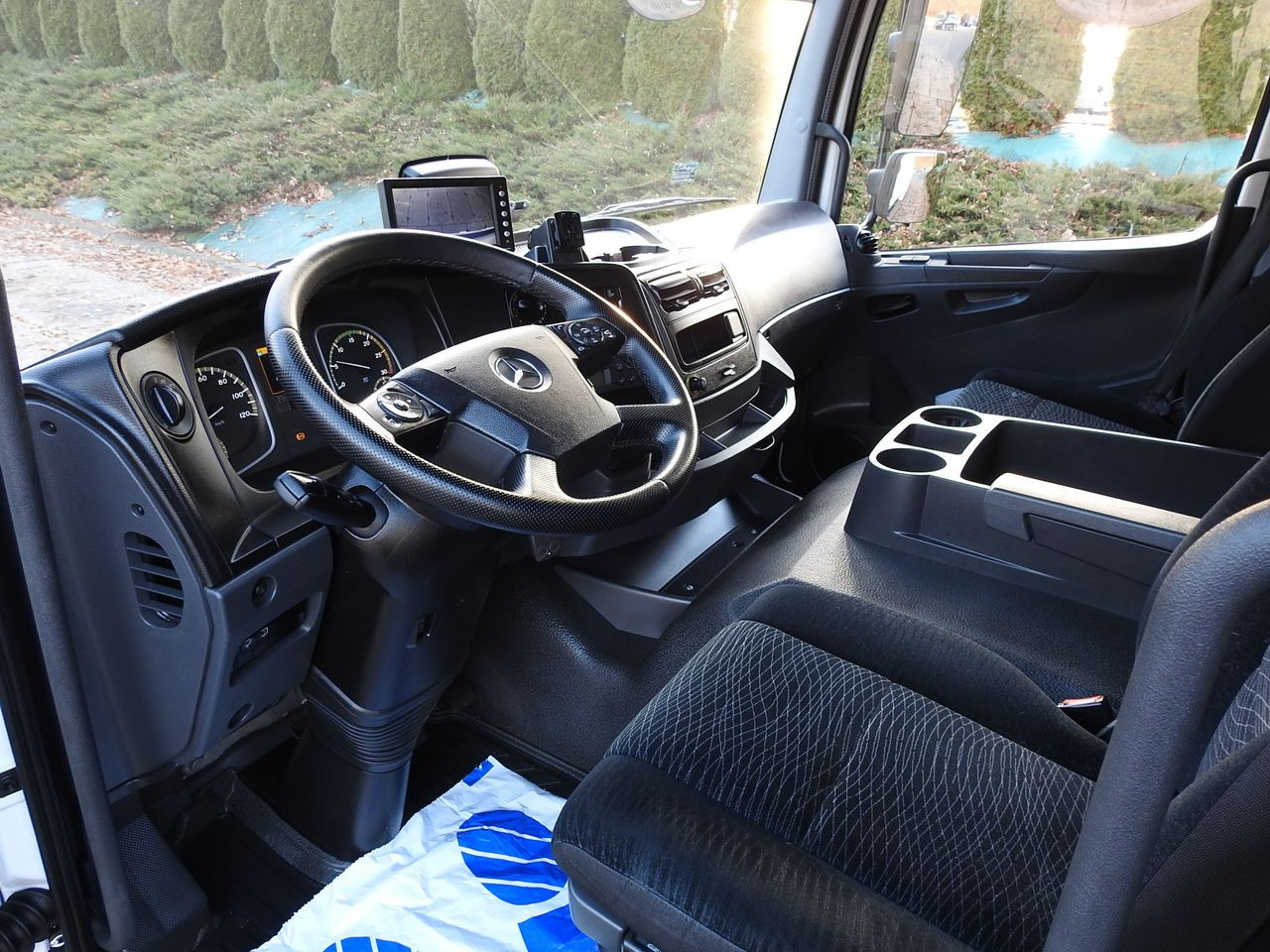 MERCEDES ATEGO 12.24 REGRIGERATOR BOX -10*C LIFT 16 PALLETS HEATING FUNCTION WEBASTO CRUISE CONTROL PNEUMATICS AIR CONDITIONING 240HP - Hladnjača: slika 2 MERCEDES ATEGO 12.24 REGRIGERATOR BOX -10*C LIFT 16 PALLETS HEATING FUNCTION WEBASTO CRUISE CONTROL PNEUMATICS AIR CONDITIONING 240HP - Hladnjača: slika 2