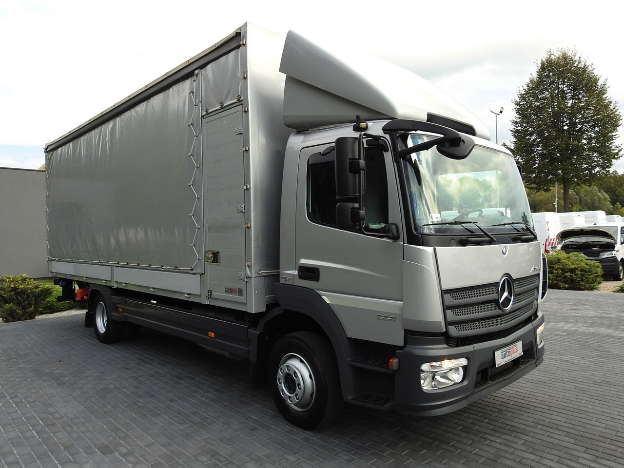 MERCEDES ATEGO 1221 TARPAULIN LIFT 16 PALLETS WEBASTO AIR CONDITIONING PNEUMATICS TWIN WHEELS 230HP - Dostavno vozilo sa ceradom: slika 4 MERCEDES ATEGO 1221 TARPAULIN LIFT 16 PALLETS WEBASTO AIR CONDITIONING PNEUMATICS TWIN WHEELS 230HP - Dostavno vozilo sa ceradom: slika 4