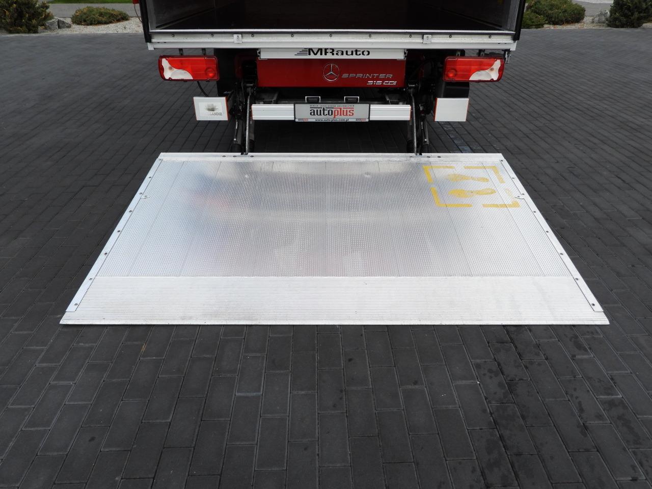 Dostavno vozilo sa ceradom MERCEDES SPRINTER 316 8 PALLETS TARPAULIN LIFT CRUISE CONTROL AIR CONDITIONING 160HP: slika 24 Dostavno vozilo sa ceradom MERCEDES SPRINTER 316 8 PALLETS TARPAULIN LIFT CRUISE CONTROL AIR CONDITIONING 160HP: slika 24