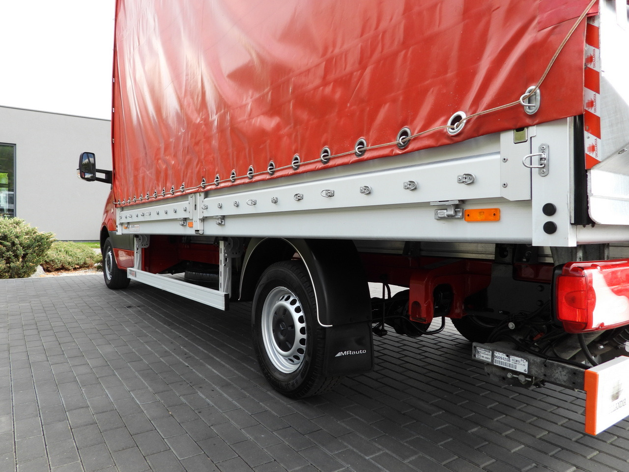 Dostavno vozilo sa ceradom MERCEDES SPRINTER 316 8 PALLETS TARPAULIN LIFT CRUISE CONTROL AIR CONDITIONING 160HP: slika 17 Dostavno vozilo sa ceradom MERCEDES SPRINTER 316 8 PALLETS TARPAULIN LIFT CRUISE CONTROL AIR CONDITIONING 160HP: slika 17