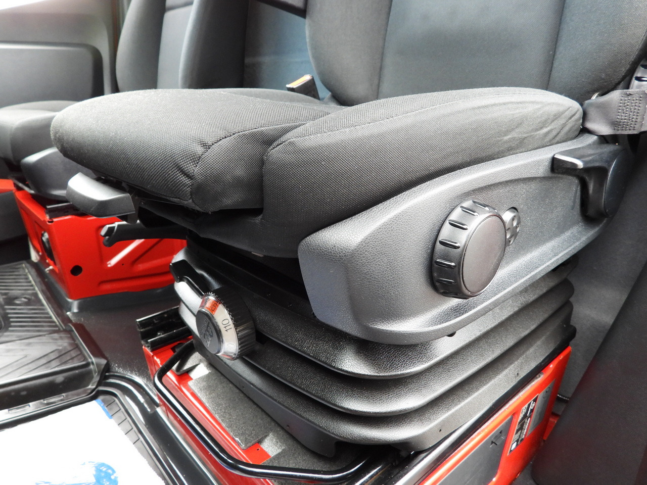 Dostavno vozilo sa ceradom MERCEDES SPRINTER 316 8 PALLETS TARPAULIN LIFT CRUISE CONTROL AIR CONDITIONING 160HP: slika 33 Dostavno vozilo sa ceradom MERCEDES SPRINTER 316 8 PALLETS TARPAULIN LIFT CRUISE CONTROL AIR CONDITIONING 160HP: slika 33