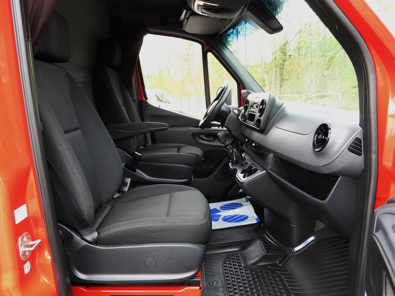 Dostavno vozilo sa ceradom MERCEDES SPRINTER 316 8 PALLETS TARPAULIN LIFT CRUISE CONTROL AIR CONDITIONING 160HP: slika 46 Dostavno vozilo sa ceradom MERCEDES SPRINTER 316 8 PALLETS TARPAULIN LIFT CRUISE CONTROL AIR CONDITIONING 160HP: slika 46