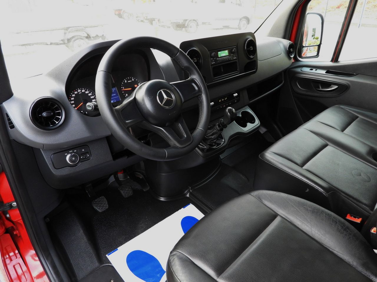 MERCEDES SPRINTER 316 STAKE BODY DOUBLE CABIN DOKA 7 SEATS AIR CONDITIONING  160HP - Dostavno vozilo sa duplom kabinom: slika 2 MERCEDES SPRINTER 316 STAKE BODY DOUBLE CABIN DOKA 7 SEATS AIR CONDITIONING  160HP - Dostavno vozilo sa duplom kabinom: slika 2