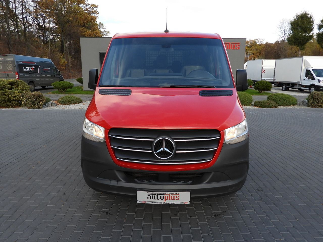 MERCEDES SPRINTER 316 STAKE BODY DOUBLE CABIN DOKA 7 SEATS AIR CONDITIONING 160HP - Dostavno vozilo sa duplom kabinom: slika 5 MERCEDES SPRINTER 316 STAKE BODY DOUBLE CABIN DOKA 7 SEATS AIR CONDITIONING 160HP - Dostavno vozilo sa duplom kabinom: slika 5