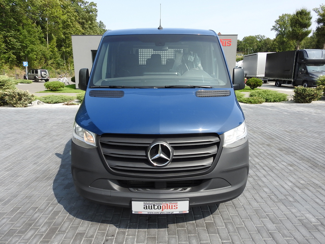 MERCEDES SPRINTER 316 STAKE BODY DOUBLE CABIN DOKA 7 SEATS AIR CONDITIONING  160HP - Dostavno vozilo sa duplom kabinom: slika 5 MERCEDES SPRINTER 316 STAKE BODY DOUBLE CABIN DOKA 7 SEATS AIR CONDITIONING  160HP - Dostavno vozilo sa duplom kabinom: slika 5