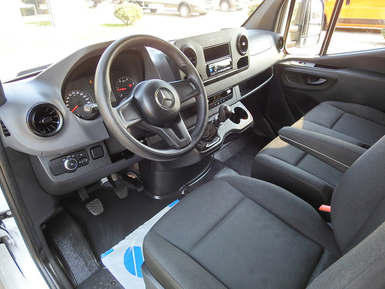 MERCEDES SPRINTER 316 TARPAULIN 10 PALLETS WEBASTO AIR CONDITIONING 165HP - Dostavno vozilo sa ceradom: slika 2 MERCEDES SPRINTER 316 TARPAULIN 10 PALLETS WEBASTO AIR CONDITIONING 165HP - Dostavno vozilo sa ceradom: slika 2
