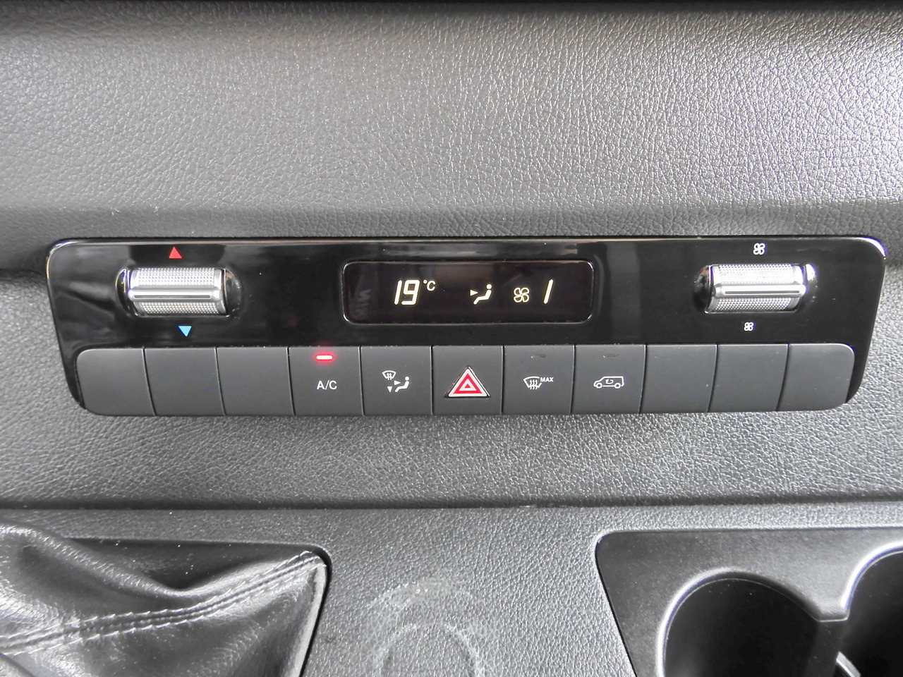 Dostavno vozilo sa ceradom MERCEDES SPRINTER 316 TARPAULIN 10 PALLETS WEBASTO AIR CONDITIONING 165HP: slika 33 Dostavno vozilo sa ceradom MERCEDES SPRINTER 316 TARPAULIN 10 PALLETS WEBASTO AIR CONDITIONING 165HP: slika 33