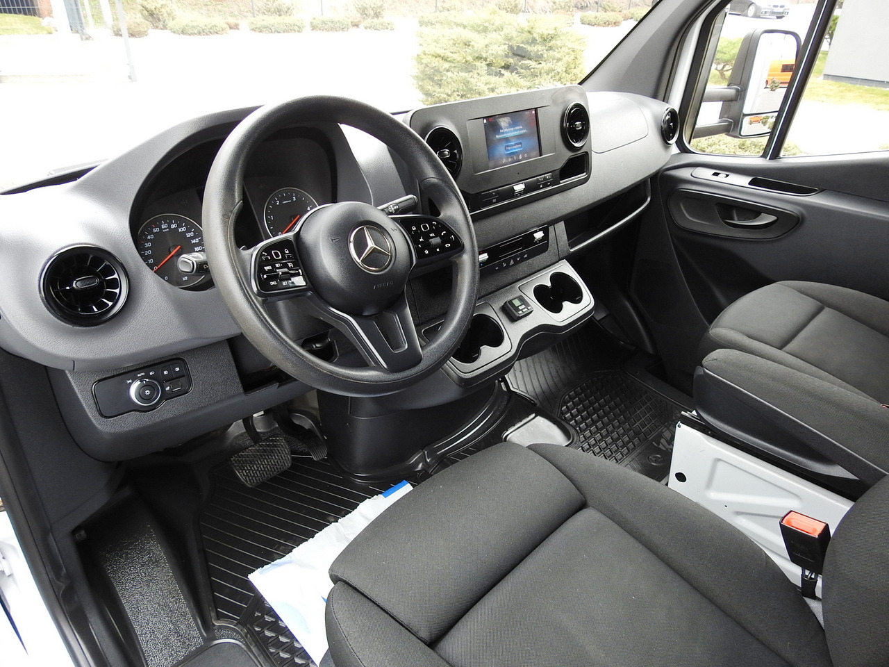 MERCEDES SPRINTER 316 TARPAULIN 10 PALLETS WEBASTO CRUISE CONTROL LED LIGHTS PNEUMATICS AUTOMATIC TRANSMISSION AIR CONDITIONING 160HP - Dostavno vozilo sa ceradom: slika 2 MERCEDES SPRINTER 316 TARPAULIN 10 PALLETS WEBASTO CRUISE CONTROL LED LIGHTS PNEUMATICS AUTOMATIC TRANSMISSION AIR CONDITIONING 160HP - Dostavno vozilo sa ceradom: slika 2