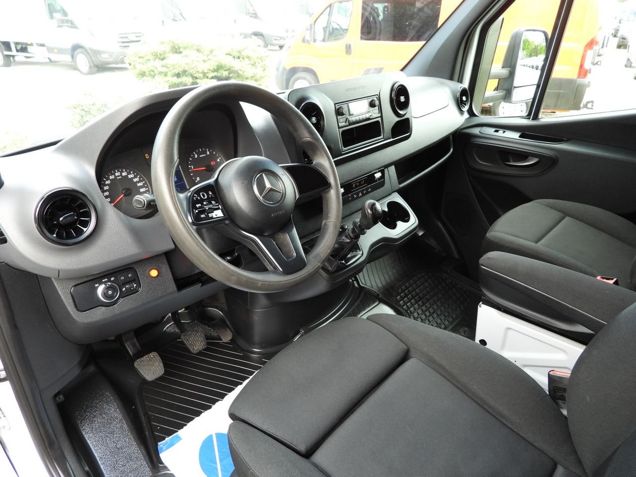 MERCEDES SPRINTER 316 TARPAULIN LIFT 10 PALLETS WEBASTO CRUISE CONTROL PNEUMATICS AIR CONDITIONING 160HP - Dostavno vozilo sa ceradom: slika 2 MERCEDES SPRINTER 316 TARPAULIN LIFT 10 PALLETS WEBASTO CRUISE CONTROL PNEUMATICS AIR CONDITIONING 160HP - Dostavno vozilo sa ceradom: slika 2