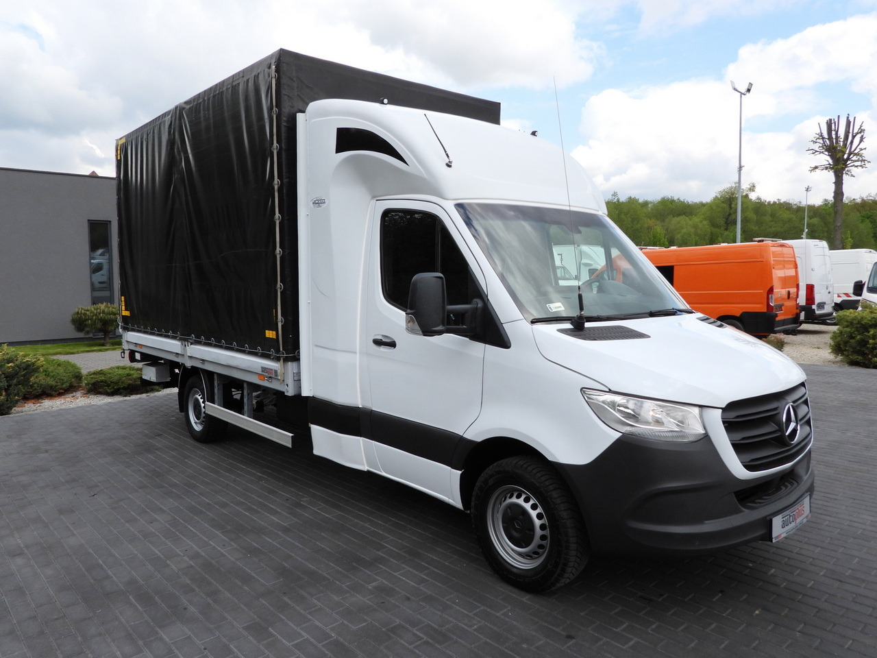 MERCEDES SPRINTER 316 TARPAULIN LIFT 8 PALLETS WEBASTO CRUISE CONTROL AIR CONDITIONING 160HP - Dostavno vozilo sa ceradom: slika 4 MERCEDES SPRINTER 316 TARPAULIN LIFT 8 PALLETS WEBASTO CRUISE CONTROL AIR CONDITIONING 160HP - Dostavno vozilo sa ceradom: slika 4