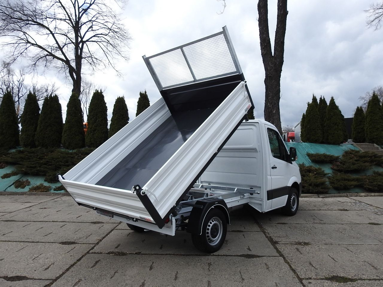 MERCEDES SPRINTER 316 THREE-WAY TIPPER CRUISE CONTROL AUTOMATIC TRANSMISSION AIR CONDITIONING 160HP - Dostavno vozilo kiper: slika 3 MERCEDES SPRINTER 316 THREE-WAY TIPPER CRUISE CONTROL AUTOMATIC TRANSMISSION AIR CONDITIONING 160HP - Dostavno vozilo kiper: slika 3