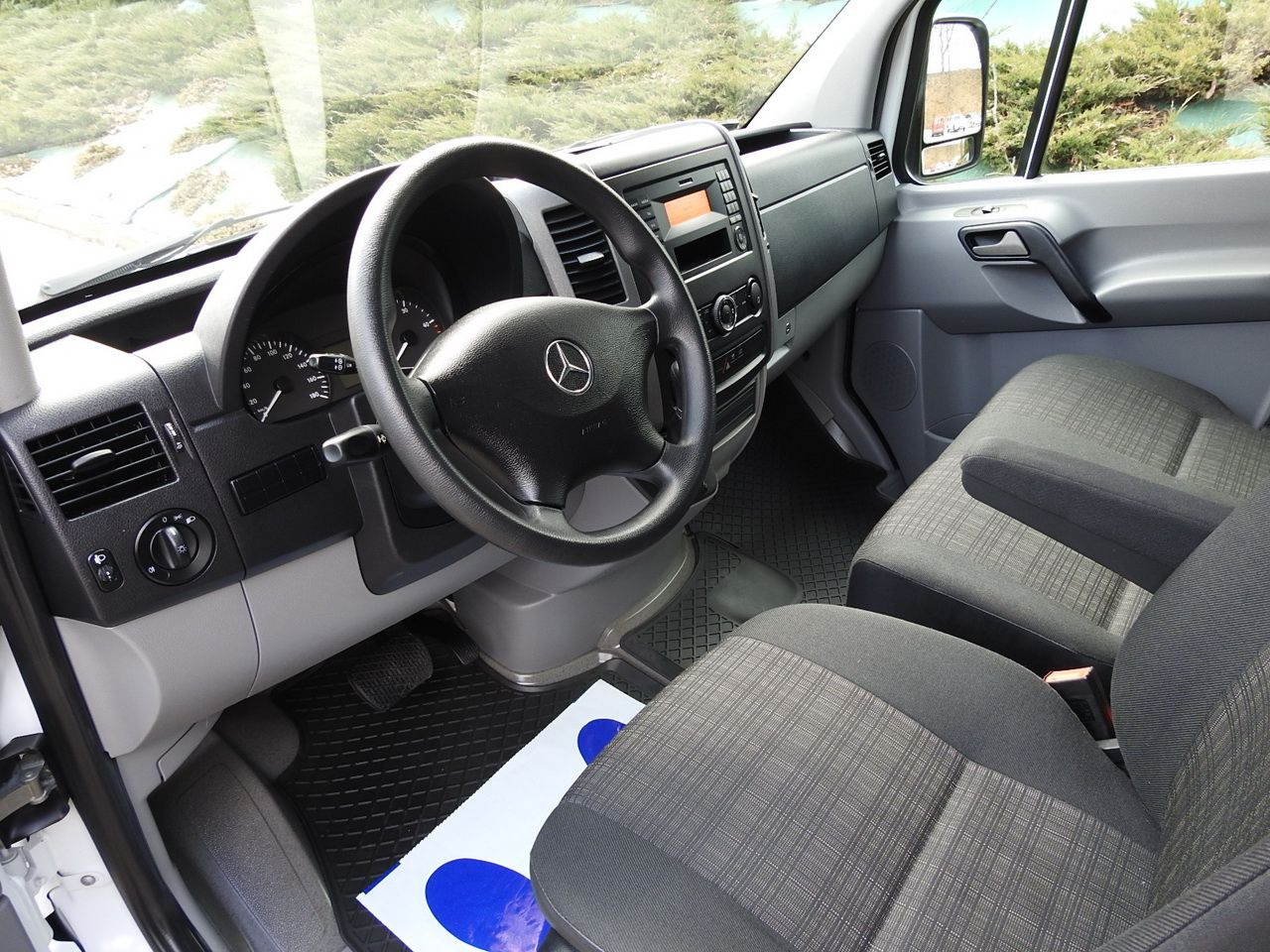 MERCEDES SPRINTER 316 THREE-WAY TIPPER  CRUISE CONTROL AUTOMATIC TRANSMISSION  AIR CONDITIONING  160HP - Dostavno vozilo kiper: slika 2 MERCEDES SPRINTER 316 THREE-WAY TIPPER  CRUISE CONTROL AUTOMATIC TRANSMISSION  AIR CONDITIONING  160HP - Dostavno vozilo kiper: slika 2