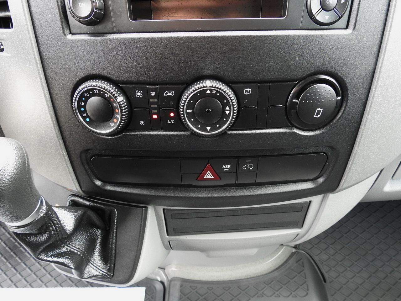 Dostavno vozilo kiper MERCEDES SPRINTER 316 THREE-WAY TIPPER  CRUISE CONTROL AUTOMATIC TRANSMISSION  AIR CONDITIONING  160HP: slika 33